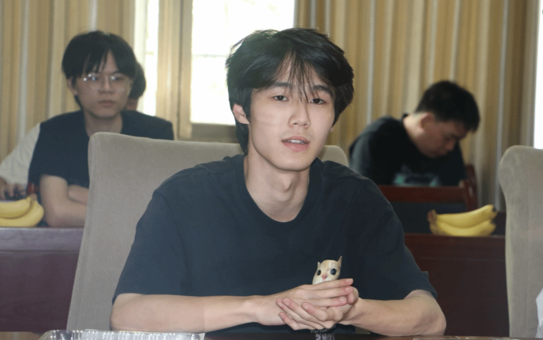 现场发言.png