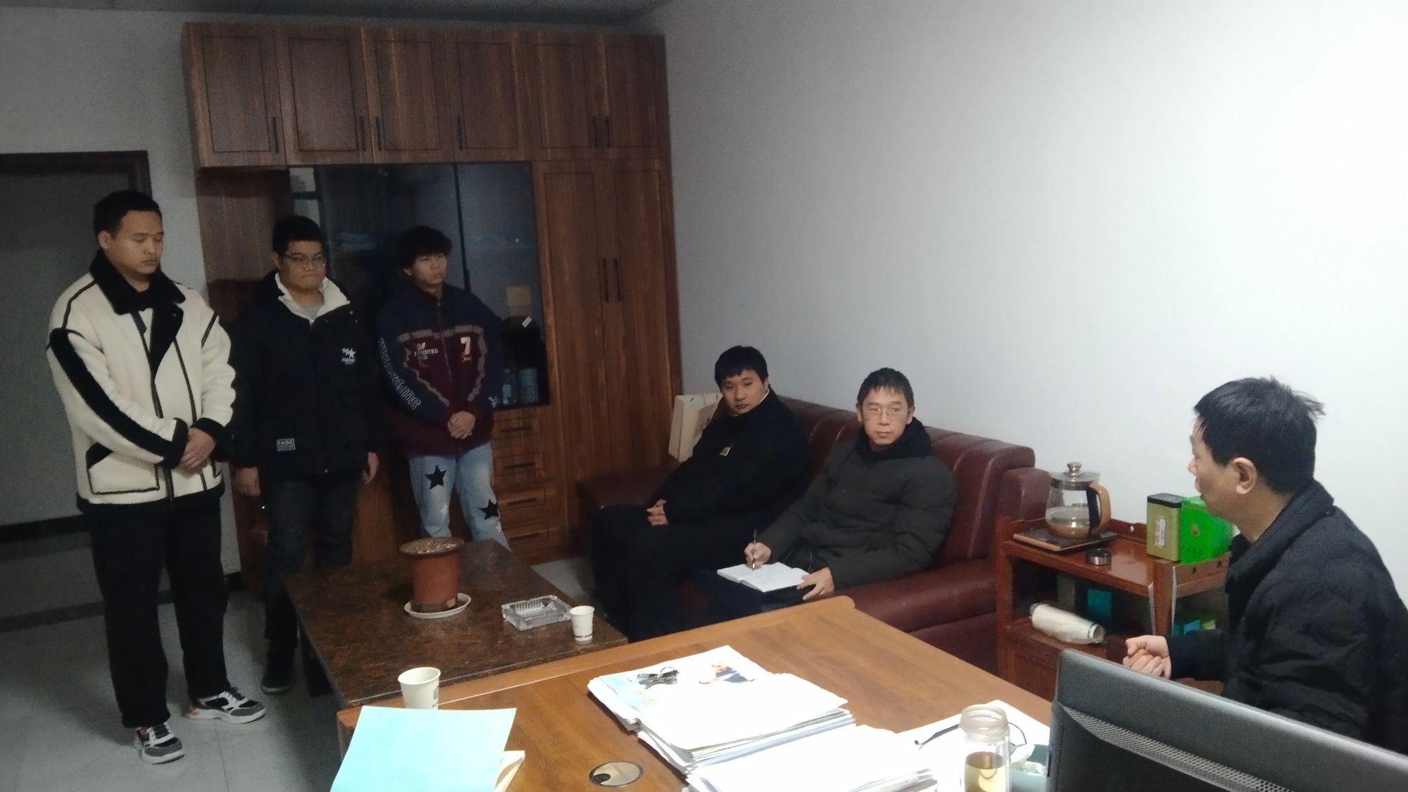 企业技术负责人李建华与师生交流.jpg